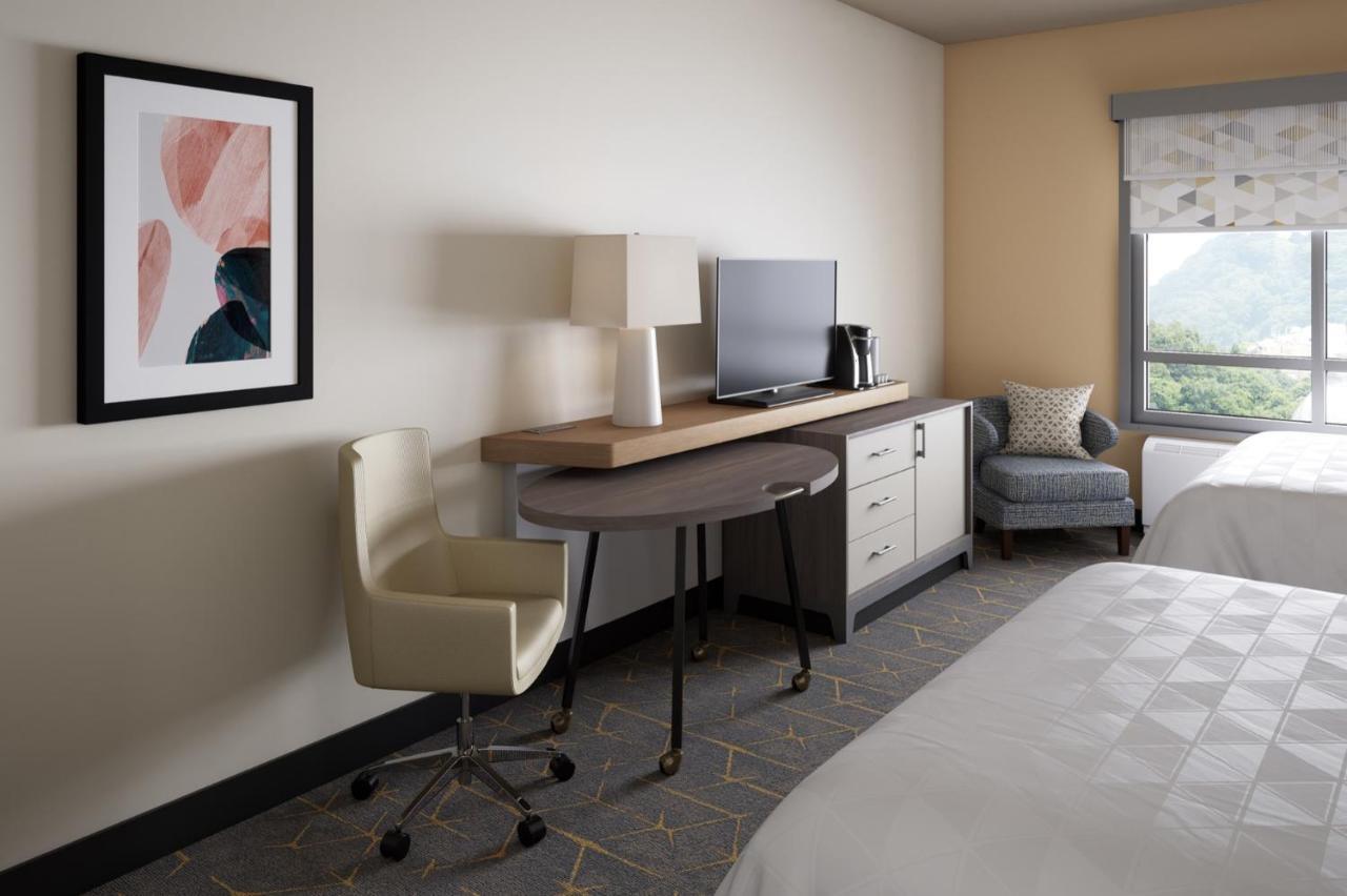 Holiday Inn Cleveland-Mayfield By Ihg Εξωτερικό φωτογραφία