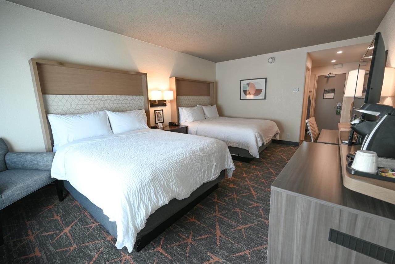 Holiday Inn Cleveland-Mayfield By Ihg Εξωτερικό φωτογραφία