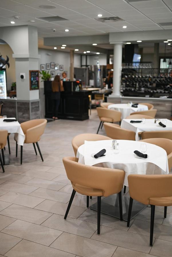Holiday Inn Cleveland-Mayfield By Ihg Εξωτερικό φωτογραφία
