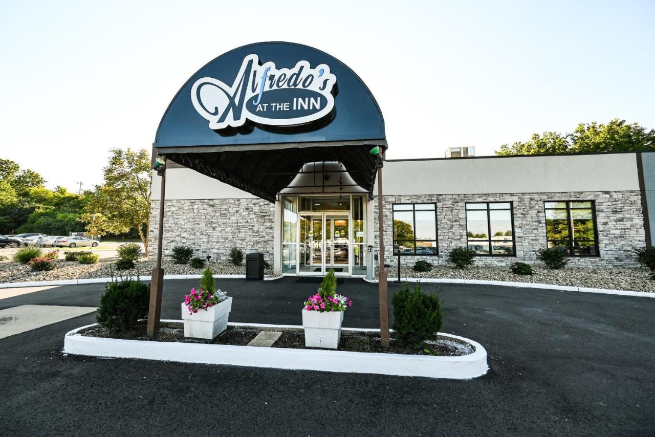 Holiday Inn Cleveland-Mayfield By Ihg Εξωτερικό φωτογραφία