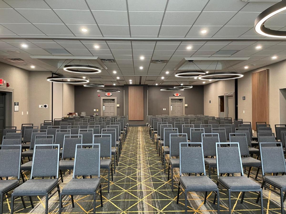 Holiday Inn Cleveland-Mayfield By Ihg Εξωτερικό φωτογραφία