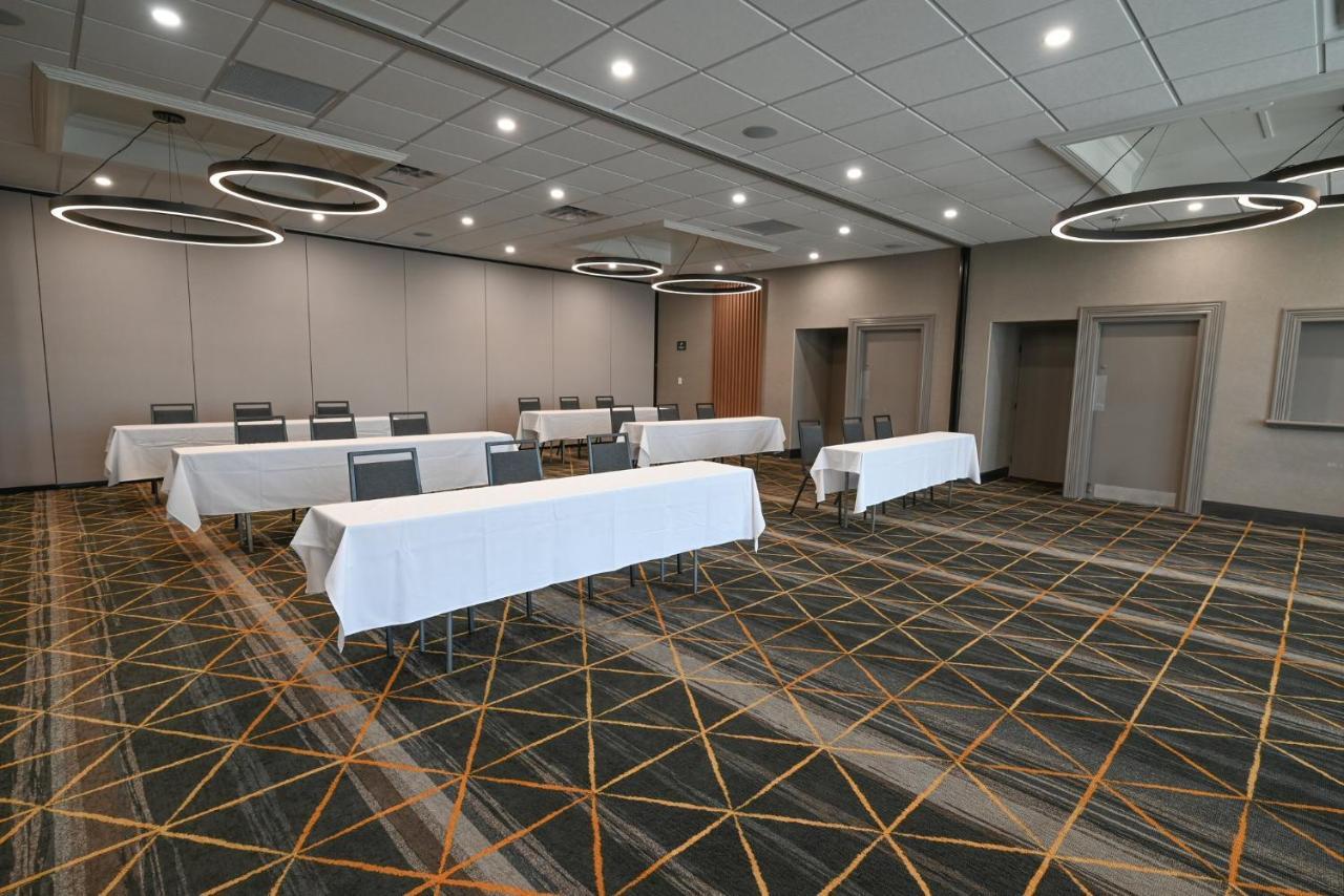 Holiday Inn Cleveland-Mayfield By Ihg Εξωτερικό φωτογραφία