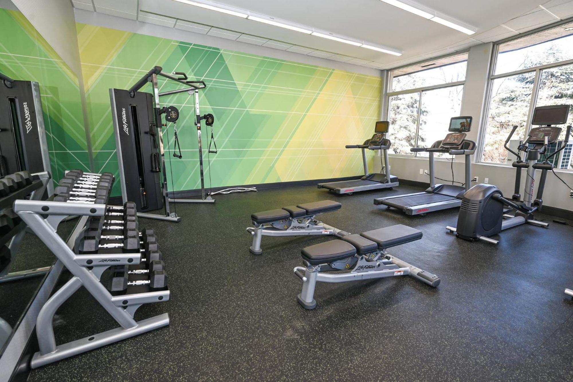 Holiday Inn Cleveland-Mayfield By Ihg Εξωτερικό φωτογραφία