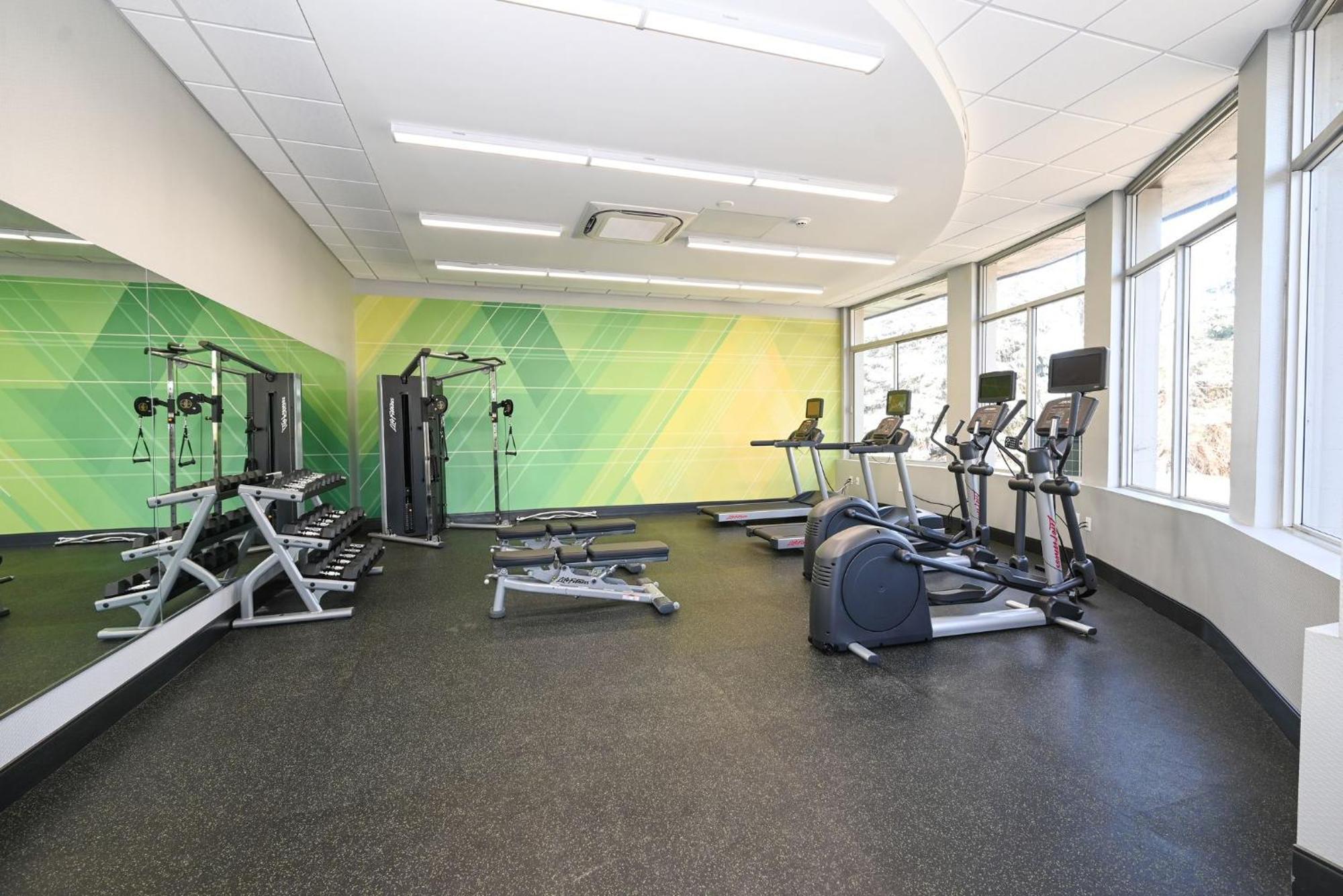 Holiday Inn Cleveland-Mayfield By Ihg Εξωτερικό φωτογραφία