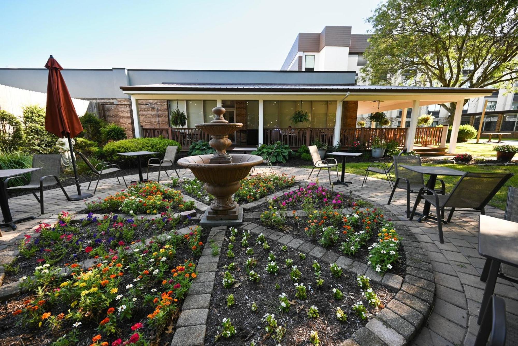 Holiday Inn Cleveland-Mayfield By Ihg Εξωτερικό φωτογραφία